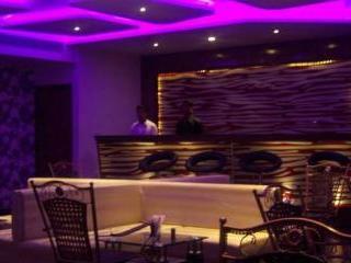 Hotel Maan Residency 阿穆达巴 外观 照片